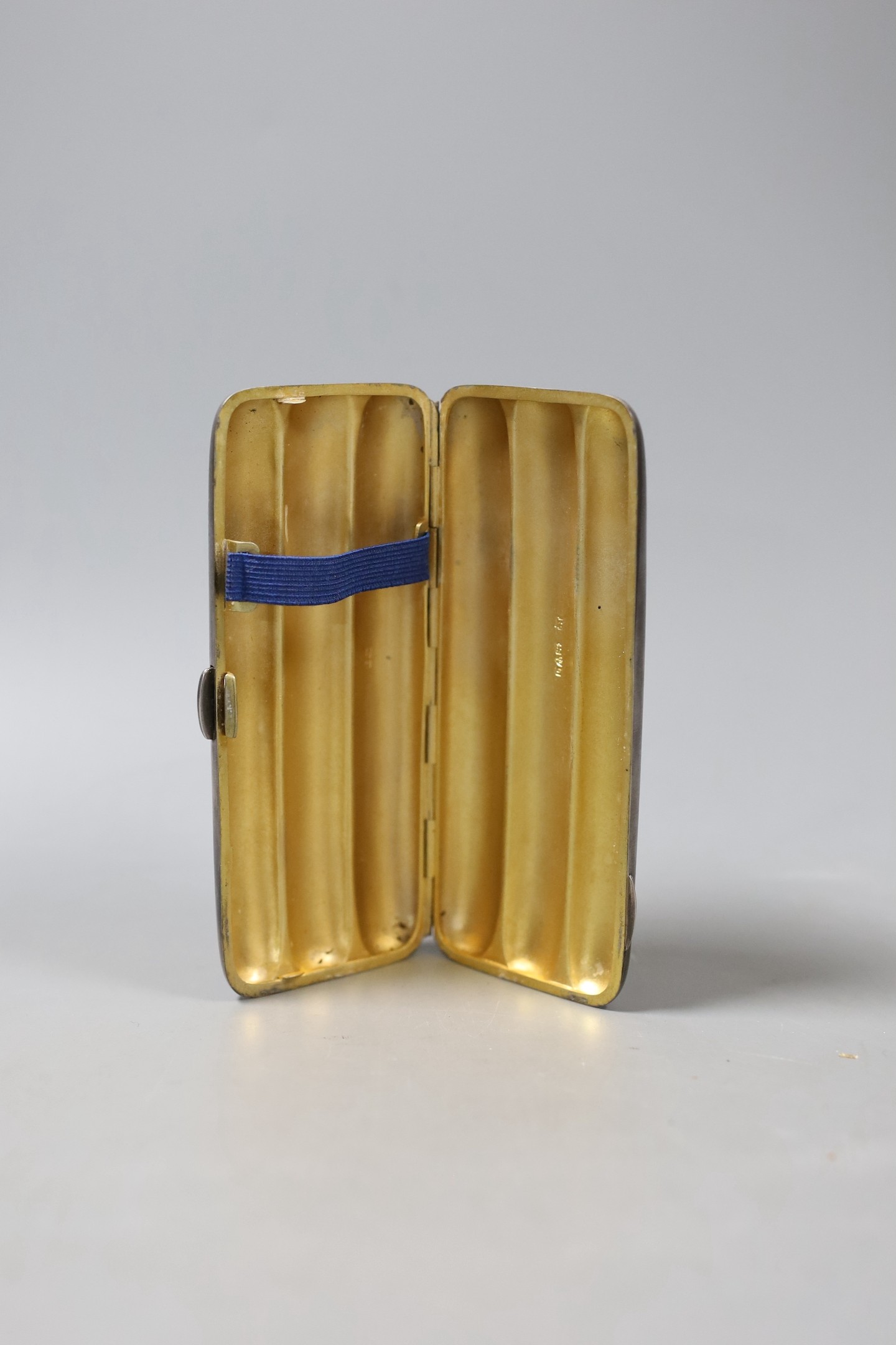 A George V silver three division cigar case, Robert Pringle & Sons, Chester, 1926, 14cm.